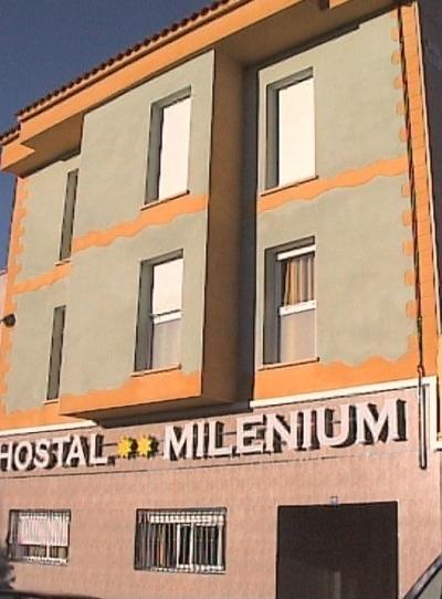 Hostal Milenium Els Monjos Bagian luar foto